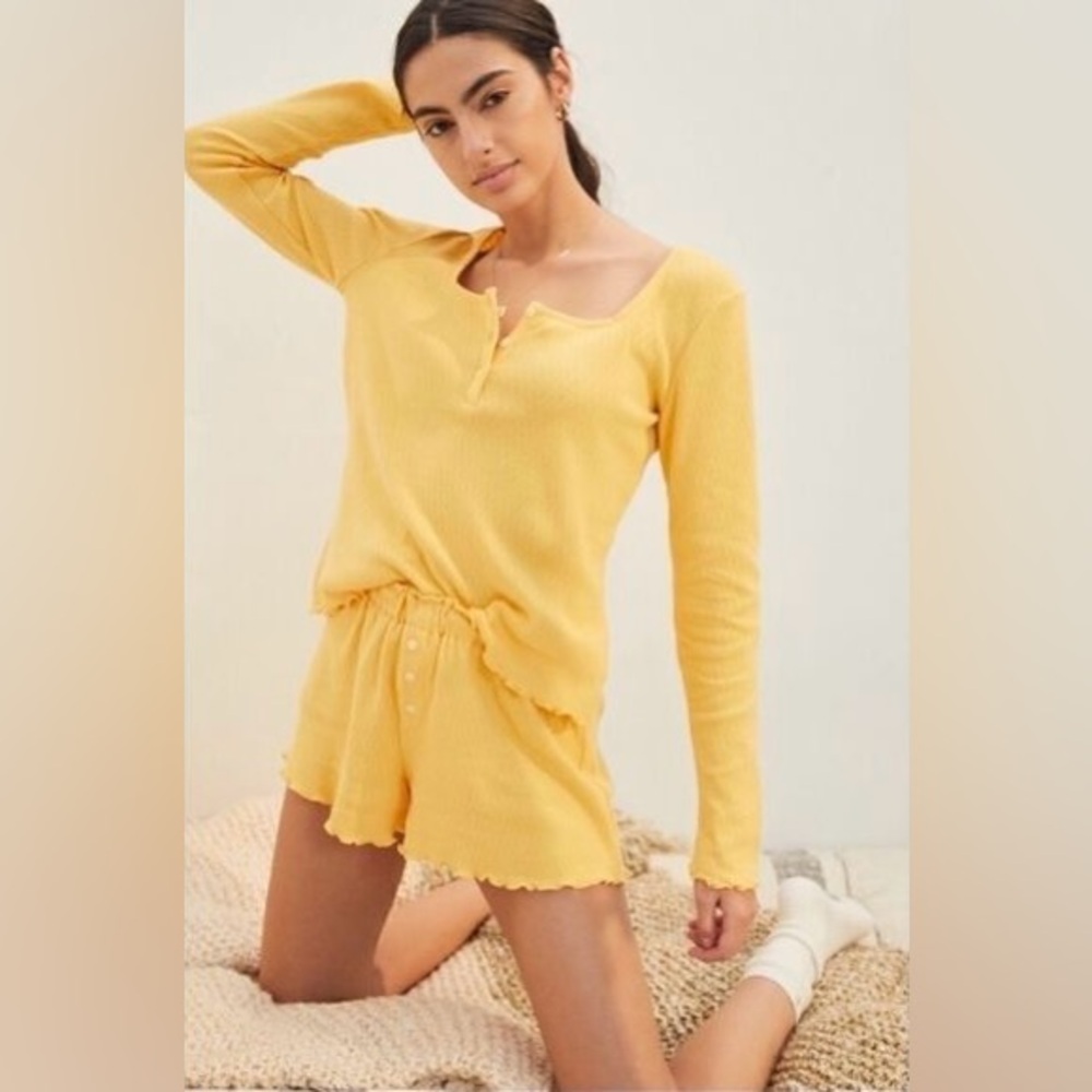 Anthropologie Yellow Long Sleeve Ruffle Button Down Detail Top Size Large